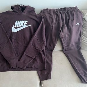 Nike Sweatsuit Set